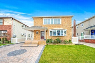 Building Photo - 22 Sandalwood Ave