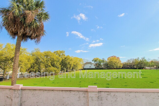 Foto del edificio - 25 Ashley Ave