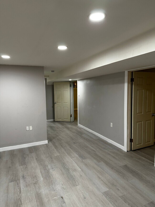 Photo du bâtiment - 1790 Hemlock St