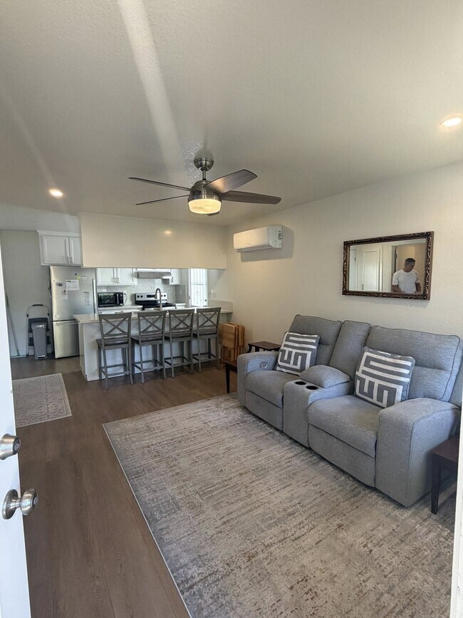 Foto del edificio - 1444 E Canal Dr