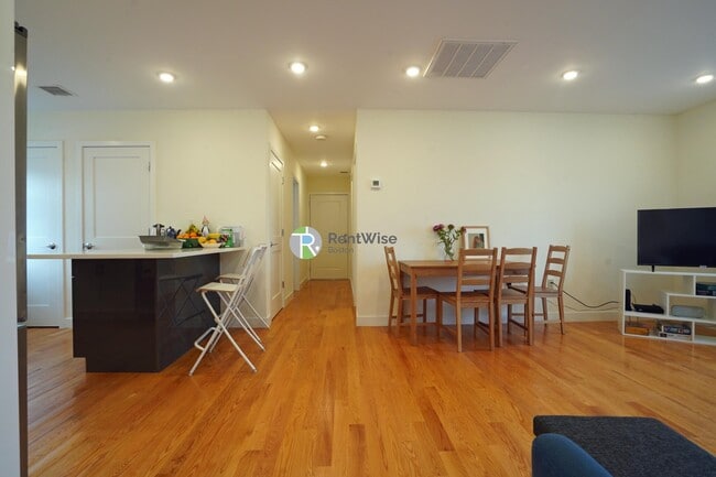 Photo - 15 Kelley Ct Apartment