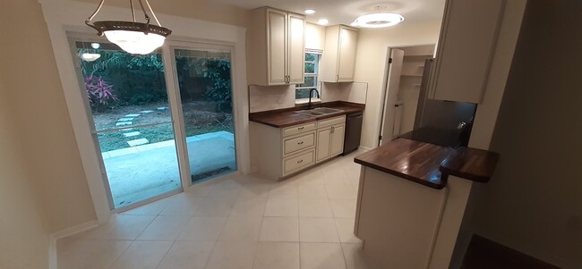 Foto del edificio - 1431-1431 Lake Highland Dr