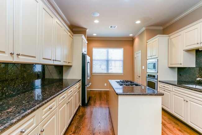 Building Photo - 1714 Van Buren St