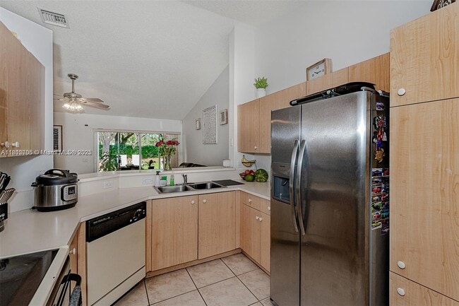 Building Photo - 1641 Zenith Way