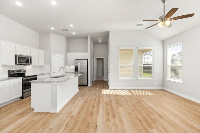 Building Photo - Luxury 4x3 Duplex in Buda, TX!