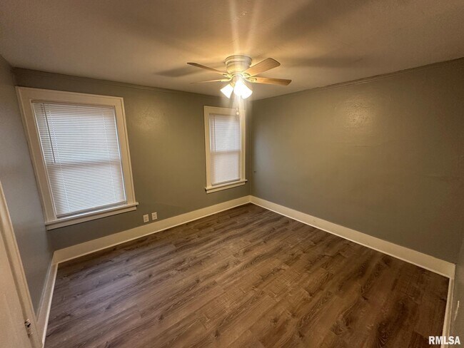 Foto del edificio - 1220 N Frink St