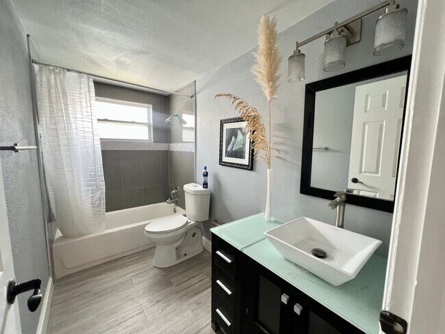 Building Photo - 3855 Headsail Dr
