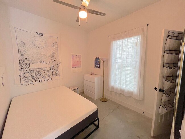 Foto del edificio - 613 E Duffy Ln