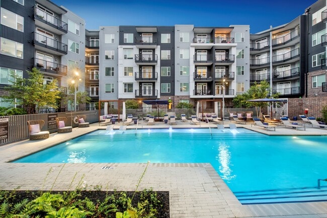 Resort-style pool - Glenn Perimeter