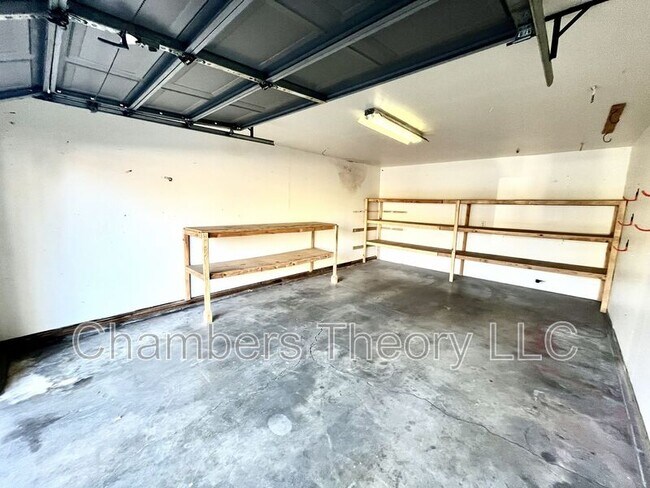 Building Photo - 695 SE Centennial St