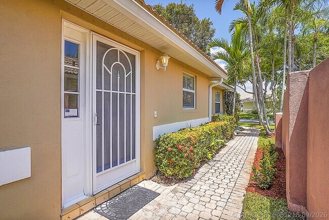 Foto del edificio - 5215 Grande Palm Cir