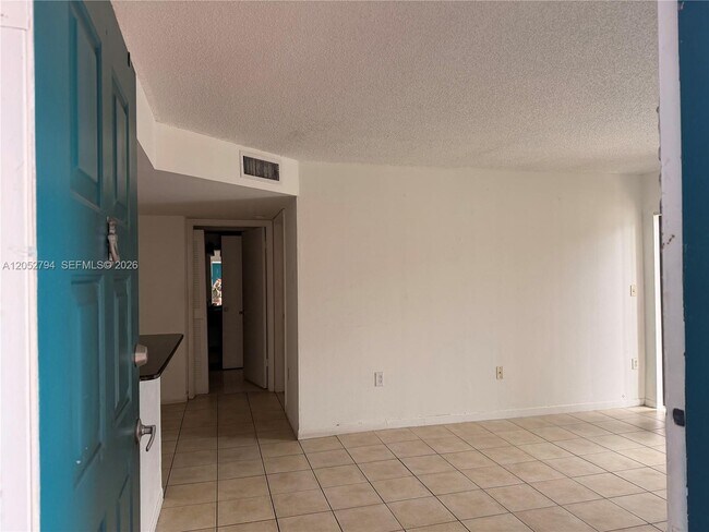 Foto del edificio - 7100 NW 179th St