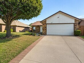Building Photo - 217 Cypress Dr