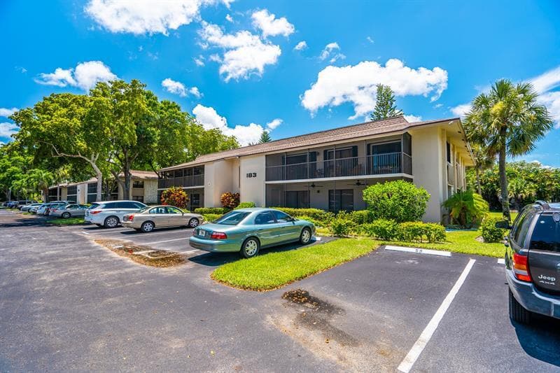 Foto principal - 183 Deer Creek Blvd