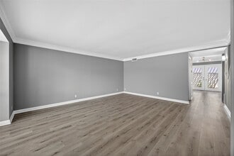 Building Photo - 2109 Lander Ln