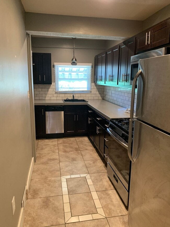 Foto del edificio - WALK TO CAMPUS 4BR/2BA HOUSE - AVAILABLE AUGUST