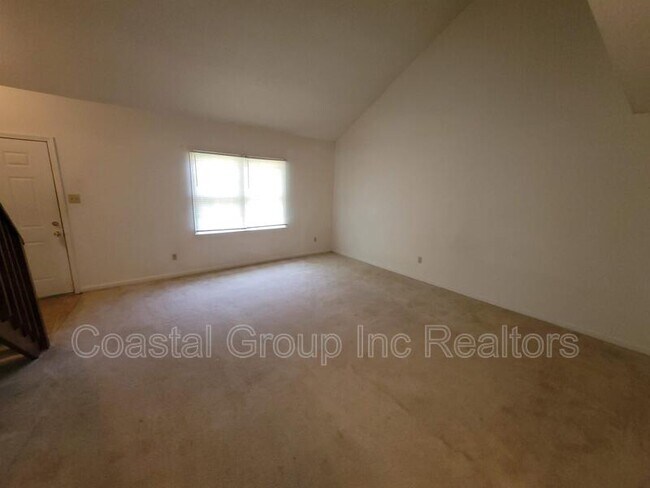 Foto del edificio - 702 Goose Creek Ct