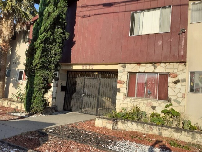 Building Photo - One Bedroom - Panorama City