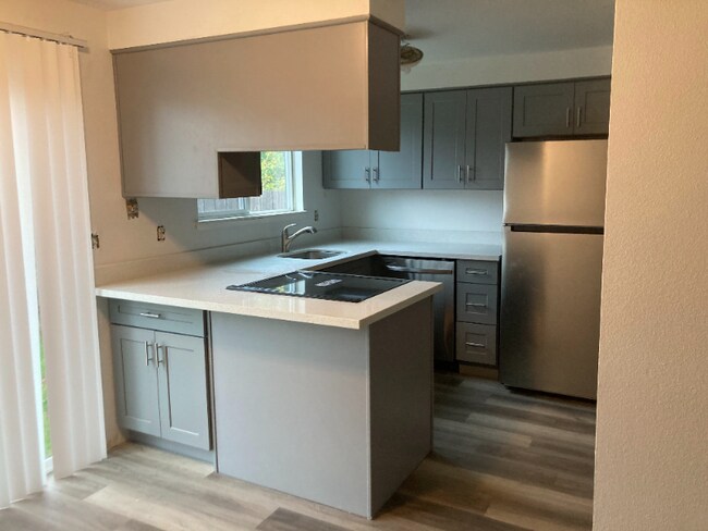 Building Photo - 1046 Birchwood Dr