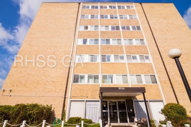 Building Photo - 9250 Edwards Way