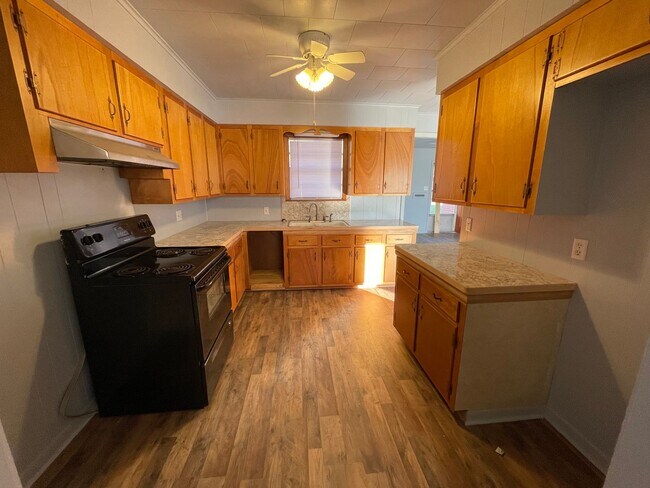 Building Photo - Home for rent!