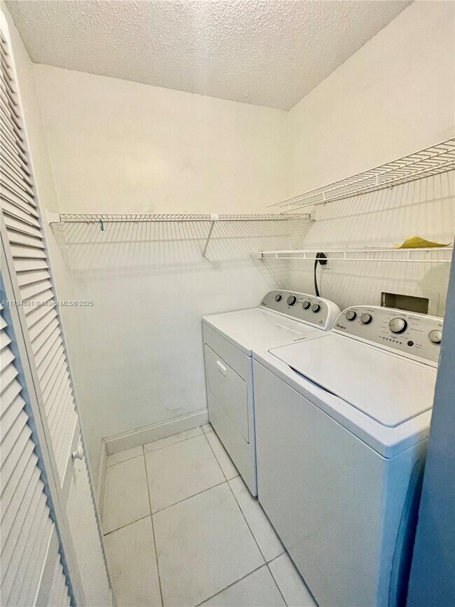 Photo - 1231 SW 46th Ave Apartment