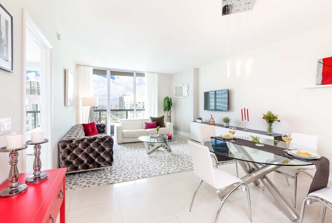Building Photo - 485 Brickell Ave