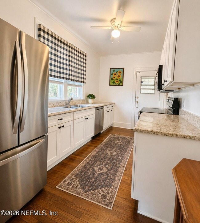 Foto del edificio - 1765 Canterbury St