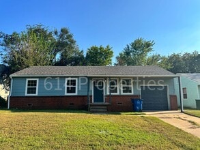 Building Photo - 314 W 47th Pl N
