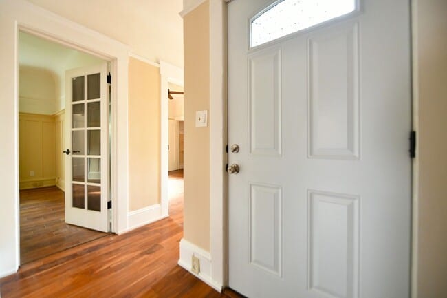 Photo - 1p716 - 3055-3061 Adeline Street Apartment