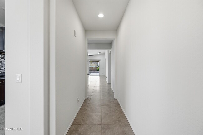 Building Photo - 22528 N 96th Ave