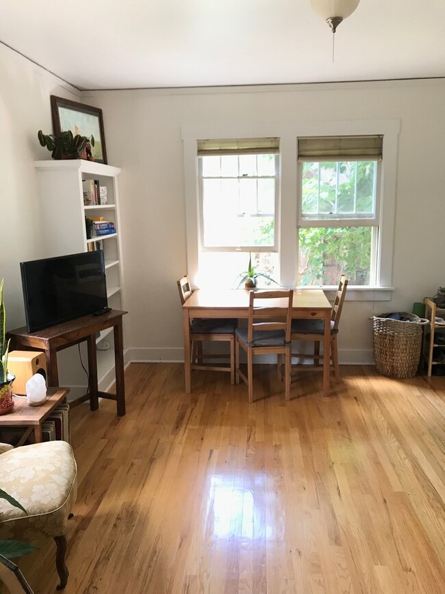 Building Photo - One Bedroom In 4-Plex Close To Chautauqua ...