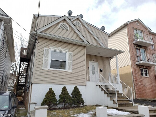 Foto del edificio - 575 McKinley St