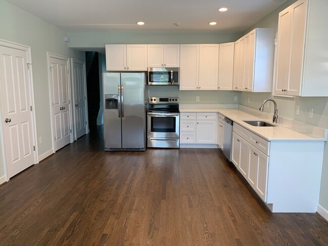 Photo - 1608 W Cary St Townhome