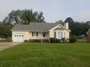 Building Photo - 105 N Pointe Dr