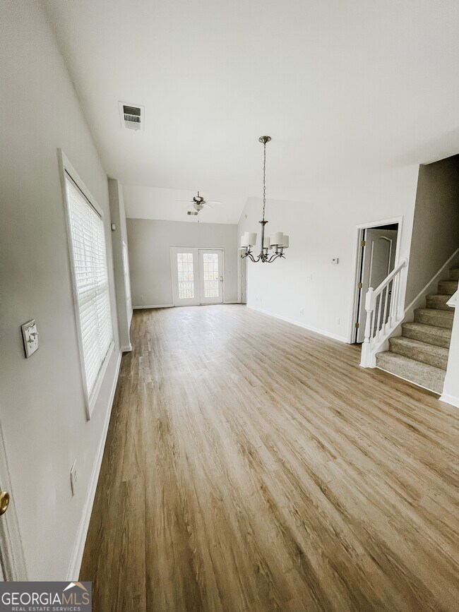 Foto del edificio - 2418 Suwanee Pointe Dr