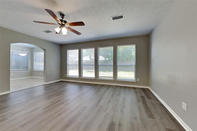 Building Photo - 1714 Sterling Village Dr