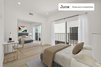 Building Photo - Private bedroom in 5 bed/4 bath Home