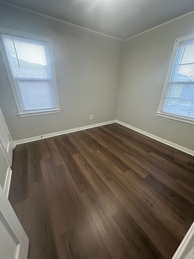 Foto del edificio - 2 Bedroom, 1 Bathroom House with Detached Garage