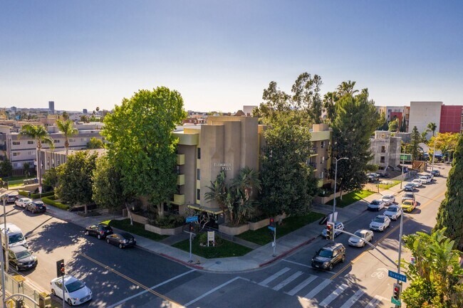Foto del edificio - Orange Luxury Investments LLC