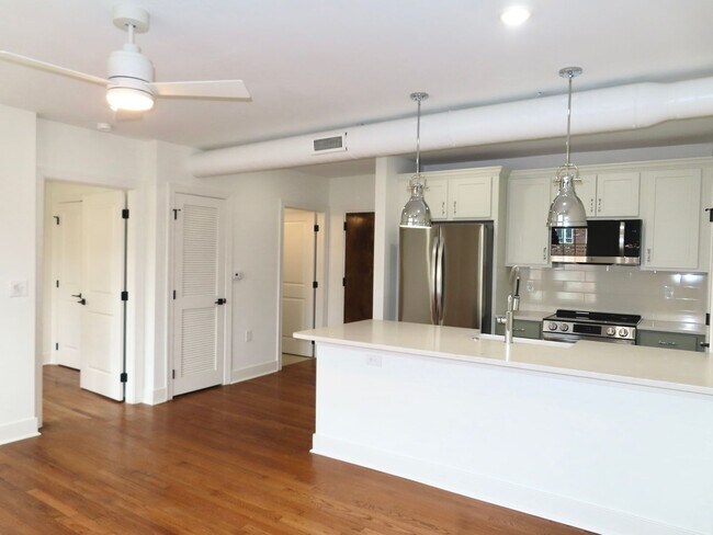 Foto del edificio - 2724 E Magnolia Ave