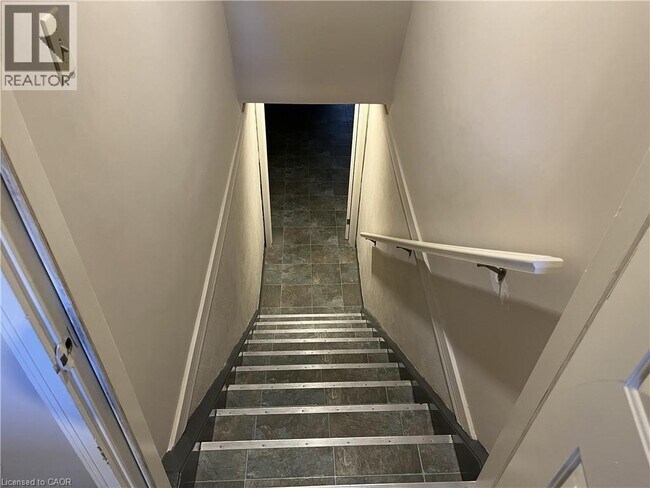 Photo du bâtiment - 461 S Pelham Rd