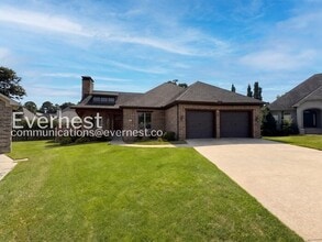 Building Photo - 11 Willow Cove