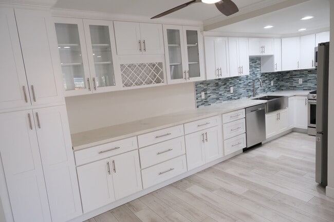Foto del edificio - 19185 Shoreline Ln