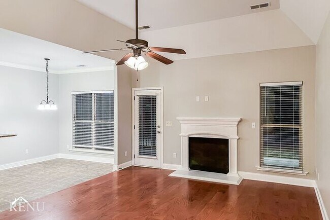 Foto del edificio - 166 Lorrin Ln
