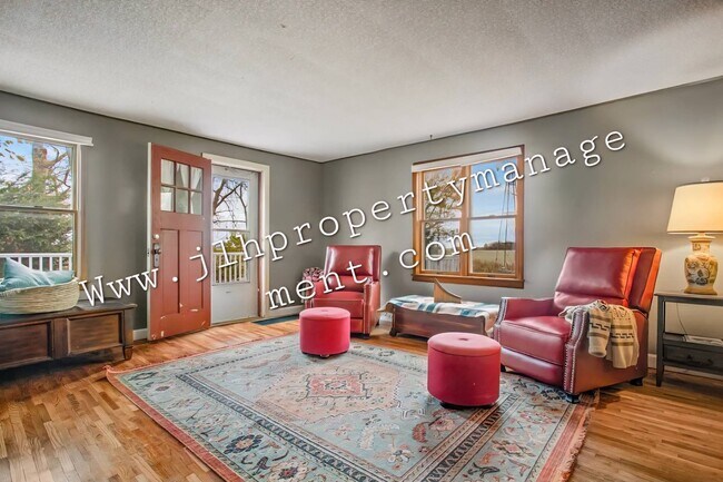 Foto del edificio - 9068 Black Oak Rd