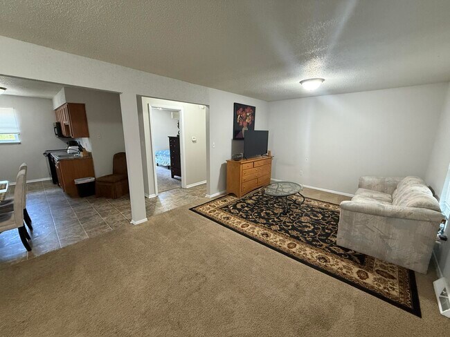 Building Photo - 205 Wheaton Ct