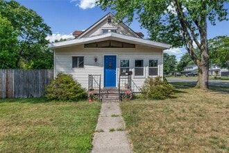 Building Photo - 19485 Eastwood Dr