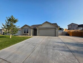 Building Photo - 6009 Pimlico Dr