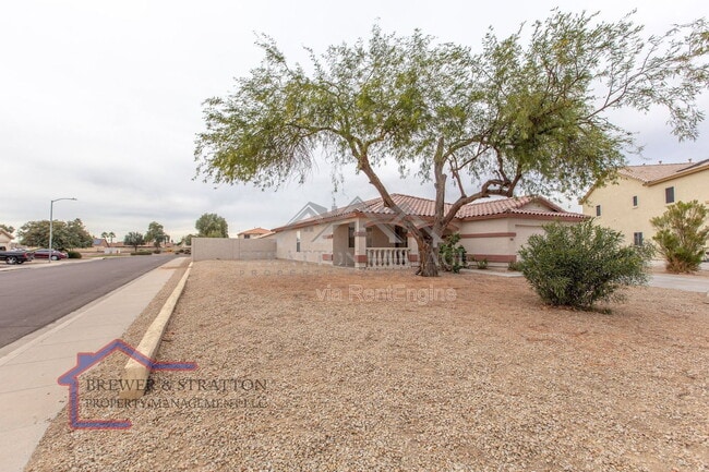 Building Photo - 5706 N 74th Dr